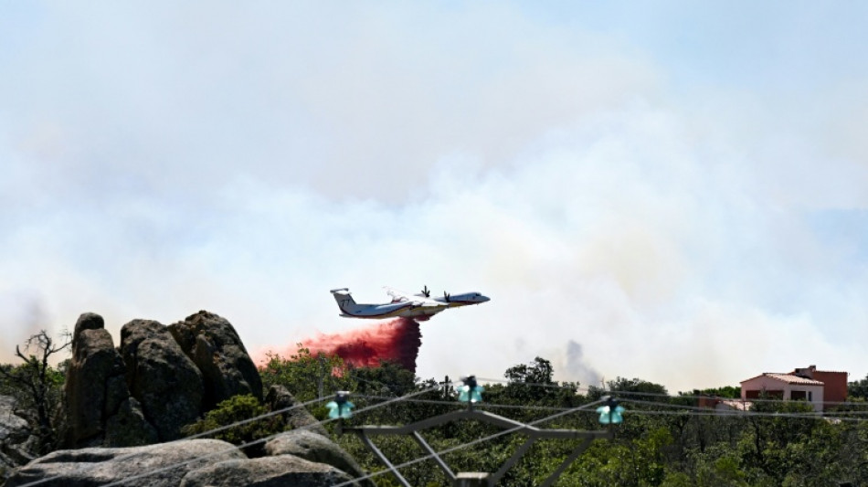 Evacuations importantes face &agrave; l'incendie dans les Pyr&eacute;n&eacute;es-Orientales, qui bouscule le Tour de France