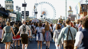 Oktoberfest é fechada temporariamente após ameaça de bomba