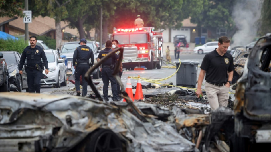 Acidente de avião em bairro residencial da Califórnia deixa ao menos 2 mortos