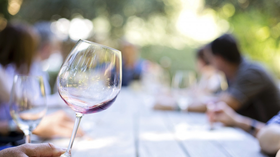 Lollobrigida, firmato decreto per la promozione del turismo enologico