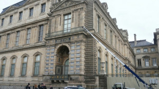 Relatório de 2018 alertou para risco de acesso à varanda do Louvre por onde os ladrões entraram