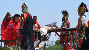 Filipino vive sua última crucificação como 'Jesus' na Sexta-feira Santa