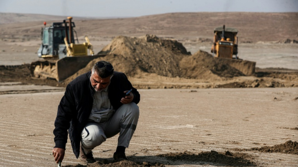 En Irak, de l'argile sur les dunes pour combattre les temp&ecirc;tes de sable 
