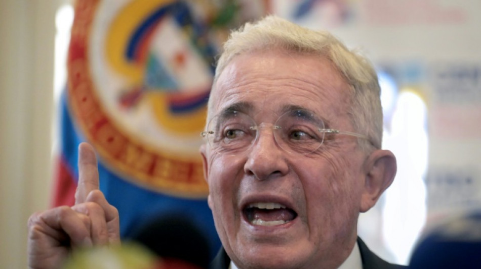 Justiça da Colômbia ordena libertação de Uribe enquanto decide sobre condenação