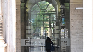 Poste presenta l'opas totalitaria per l'acquisto di Telecom Italia