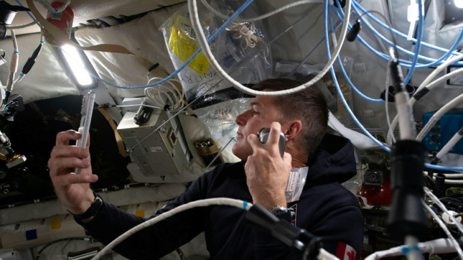 Astronautas de Artemis II se convierten en los humanos que viajaron m&aacute;s lejos de la Tierra