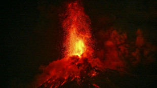 Cientos de evacuados por potente erupci&oacute;n del volc&aacute;n de Fuego en Guatemala