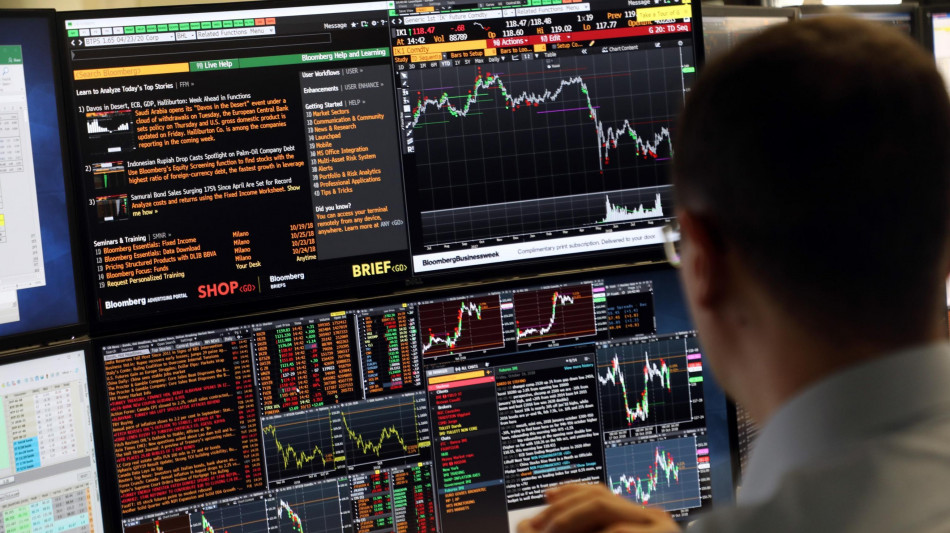 Lo spread tra Btp e Bund scende ancora, &egrave; sotto 136 punti