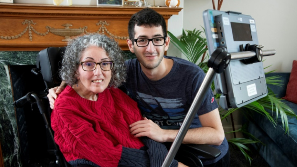 Una británica con una enfermedad neurodegenerativa recupera su voz con la inteligencia artificial