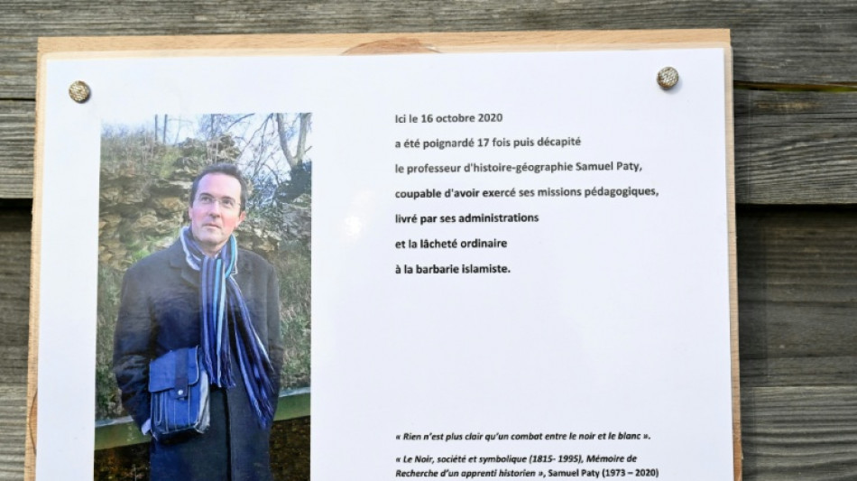 Vingt ans de r&eacute;clusion requis contre les deux auteurs de la campagne de haine visant Samuel Paty