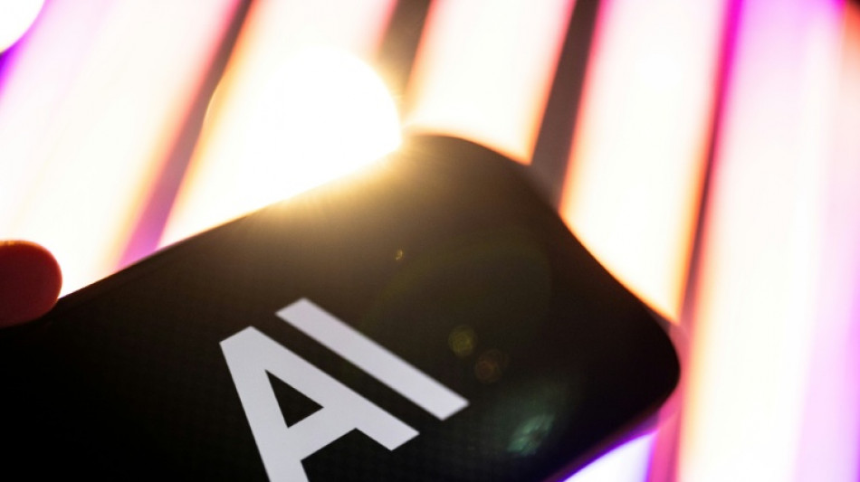 Los l&iacute;deres de la IA prometen autorregularse tras reuni&oacute;n con Trump