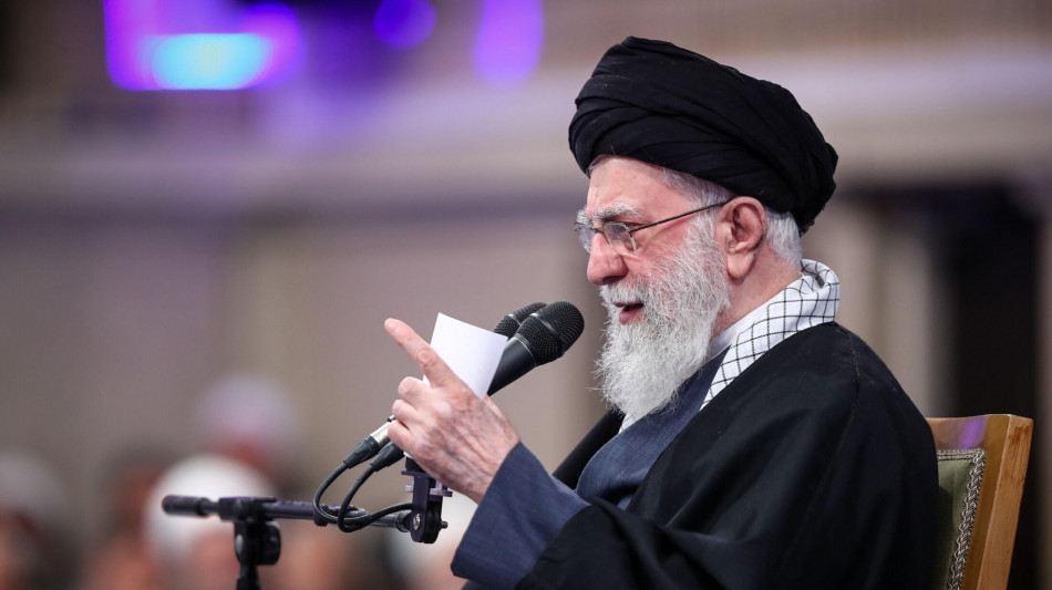 Media, struttura presidenziale iraniana tra gli obiettivi dell'attacco