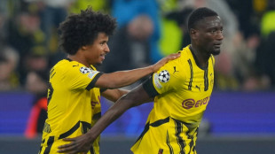 Barça perde na visita ao Dortmund (3-1), mas vai às semis da Champions
