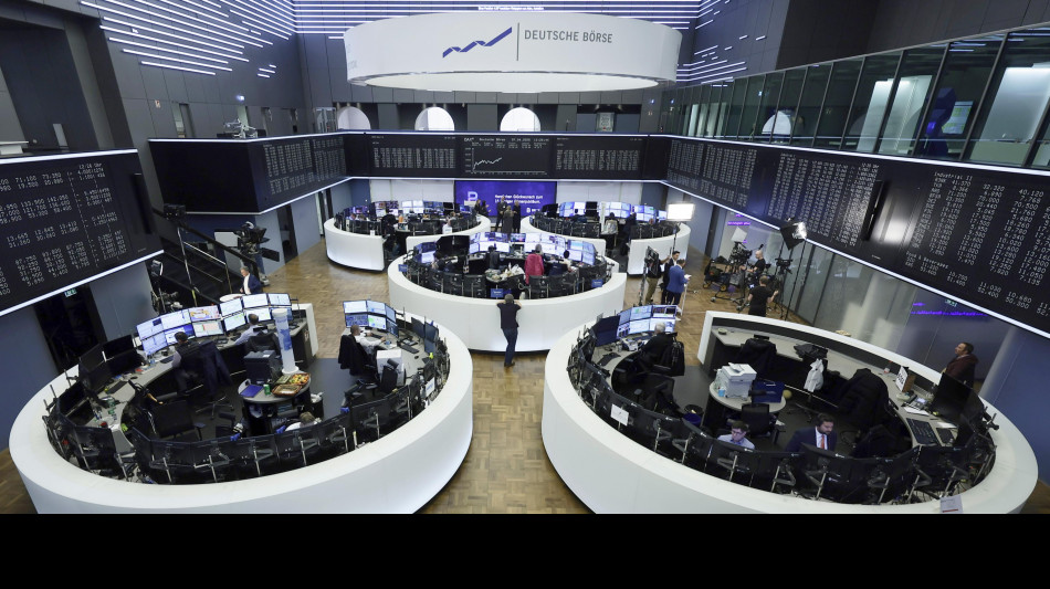 Borsa: l'Europa chiude in rosso, Francoforte giù del 2,29%
