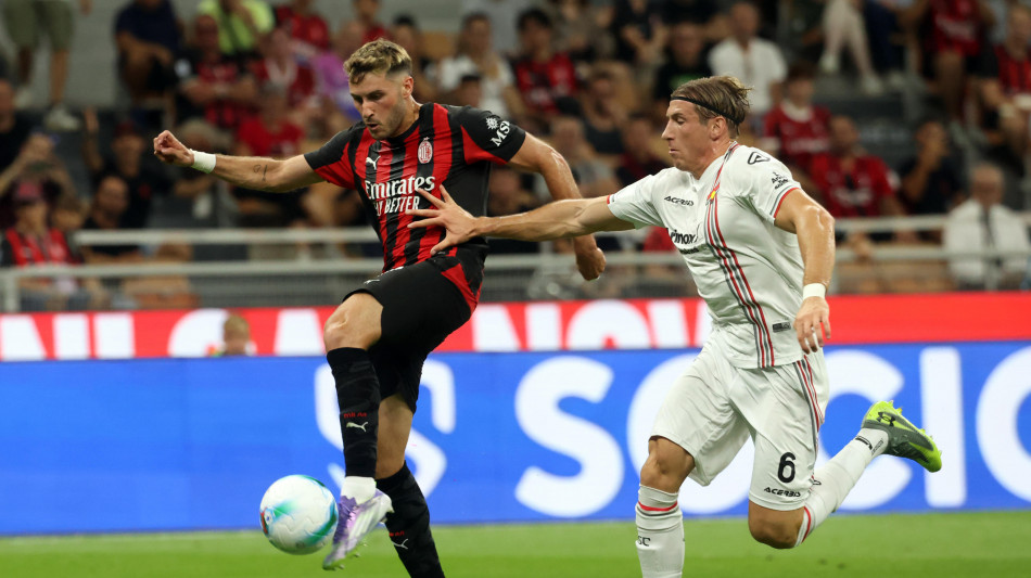 Per il Milan inizio choc, la Cremonese passa a San Siro