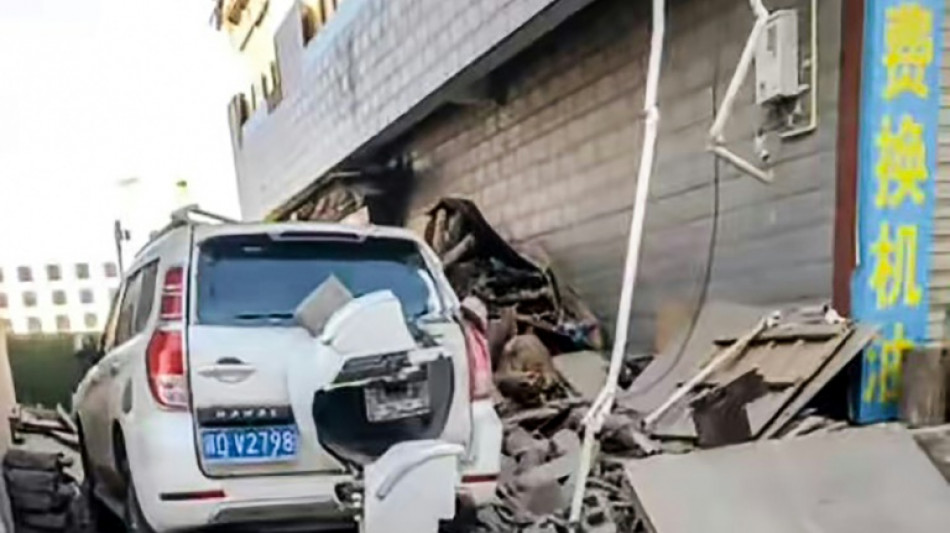 Terremoto intenso no Tibet chin&ecirc;s deixa cerca de 100 mortos