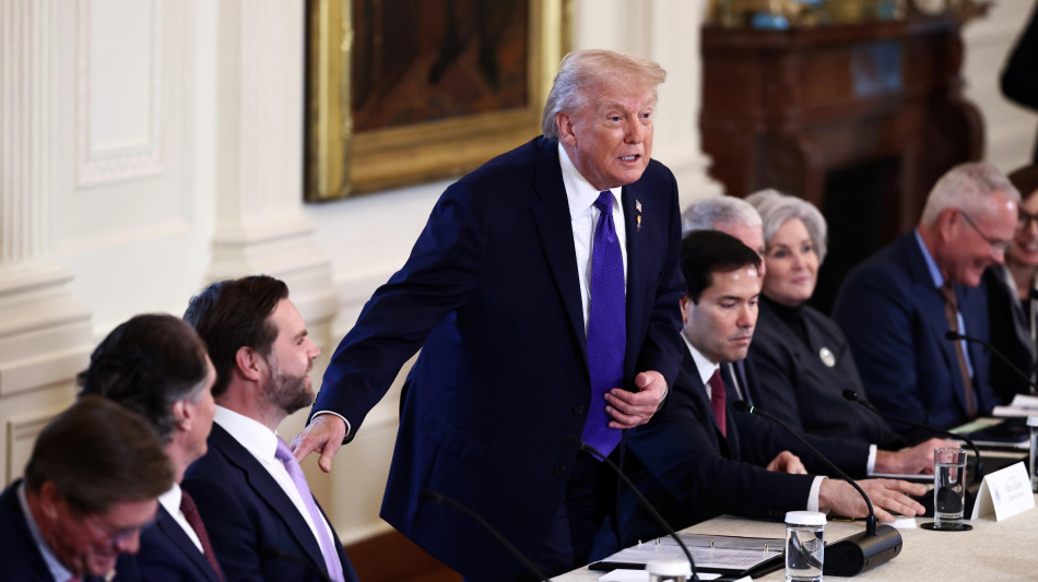 Trump, Cina e Russia possono comprare il petrolio dagli Usa