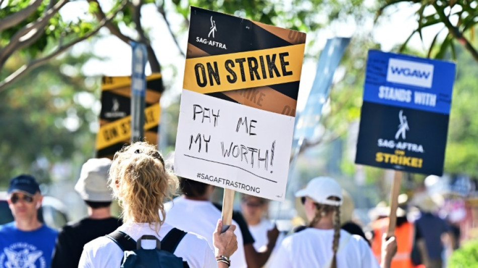 Atores de Hollywood chegam a acordo preliminar com est&uacute;dios para encerrar greve