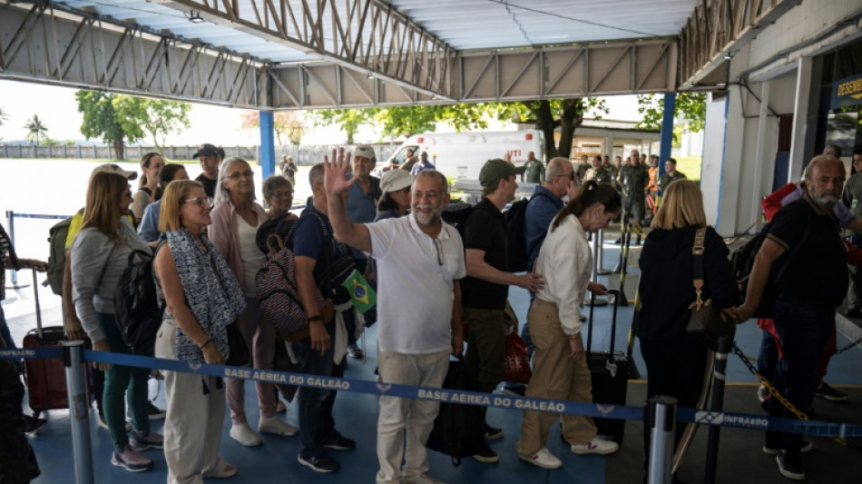 V&aacute;rios pa&iacute;ses retiram seus cidad&atilde;os da guerra entre Israel e Gaza