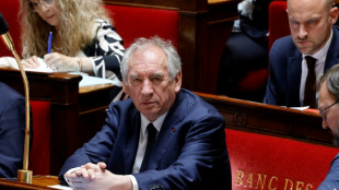 El primer ministro de Francia comparece ante una comisión para explicar qué sabía sobre la violencia en una escuela católica