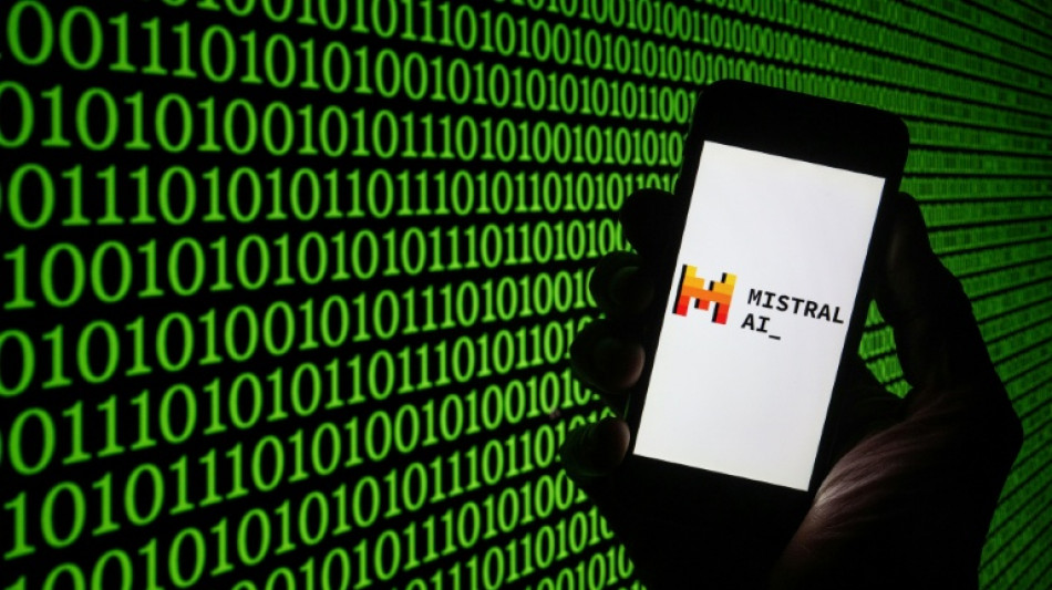 La empresa francesa Mistral anuncia su mayor modelo de IA para desafiar a los gigantes mundiales