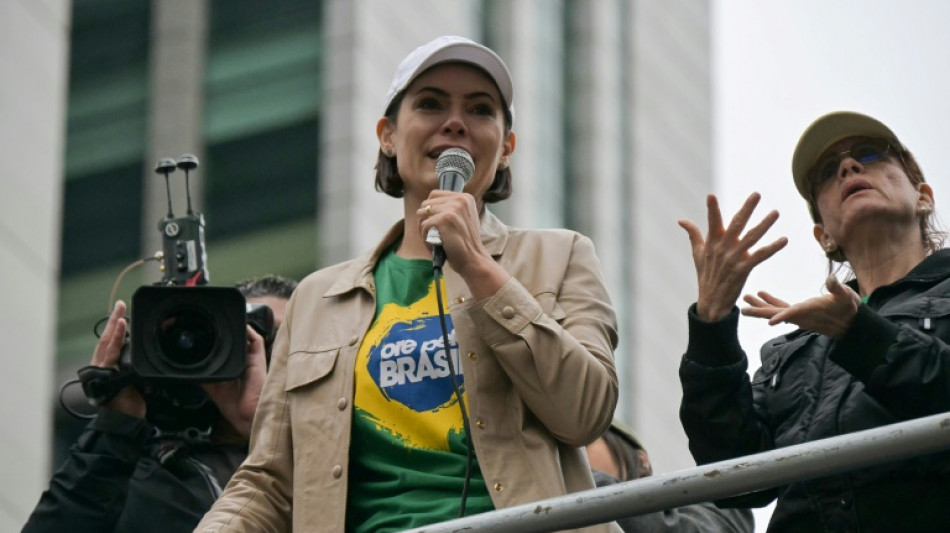 Michelle Bolsonaro deja en manos de Dios decidir si su "misión" es competir en las presidenciales