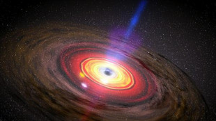 Misurata la massa di un buco nero agli albori dell'universo