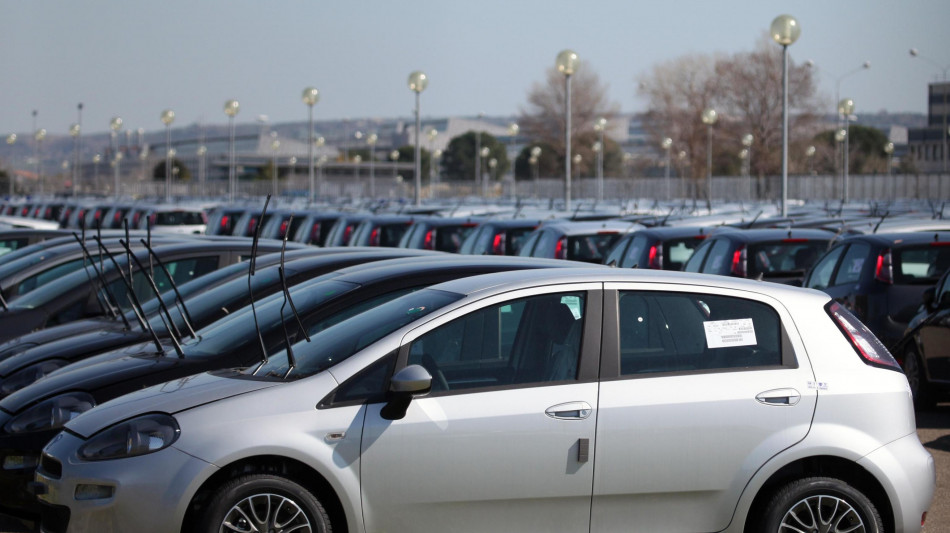 Fonti Ue, 'dazi Usa sulle auto scenderanno presto al 15%'