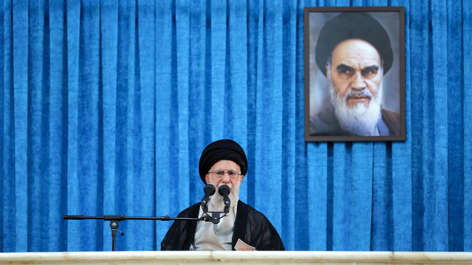 Khamenei, 'non accetteremo alcuna aggressione'