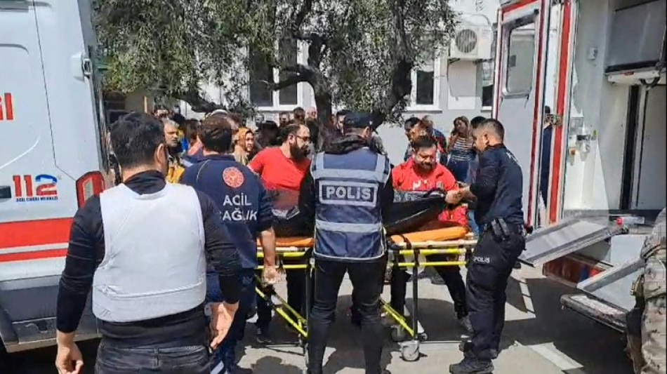 Turquie : quatre morts et 20 bless&eacute;s dans des tirs dans une &eacute;cole