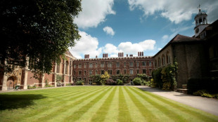 Ex-professor de Cambridge envolvido em esc&acirc;ndalo de pl&aacute;gio &eacute; encontrado morto
