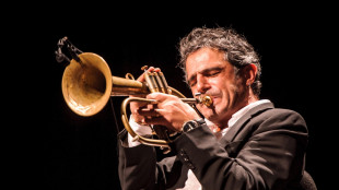 Le note della tromba di Paolo Fresu in carcere, show itinerante con Bergonzoni
