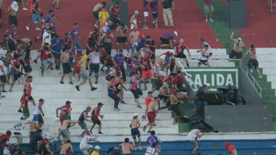 Cinquenta feridos e 63 presos em tumultos no cl&aacute;ssico paraguaio Olimpia-Cerro Porte&ntilde;o