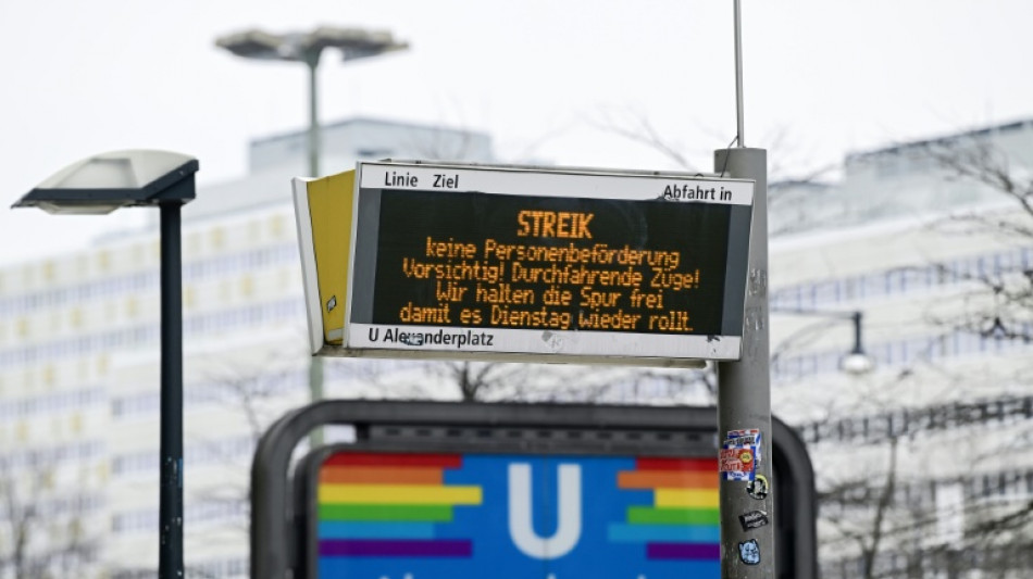 Bundesweite Streiks im Nahverkehr: Busse, U- und Stra&szlig;enbahnen bleiben im Depot