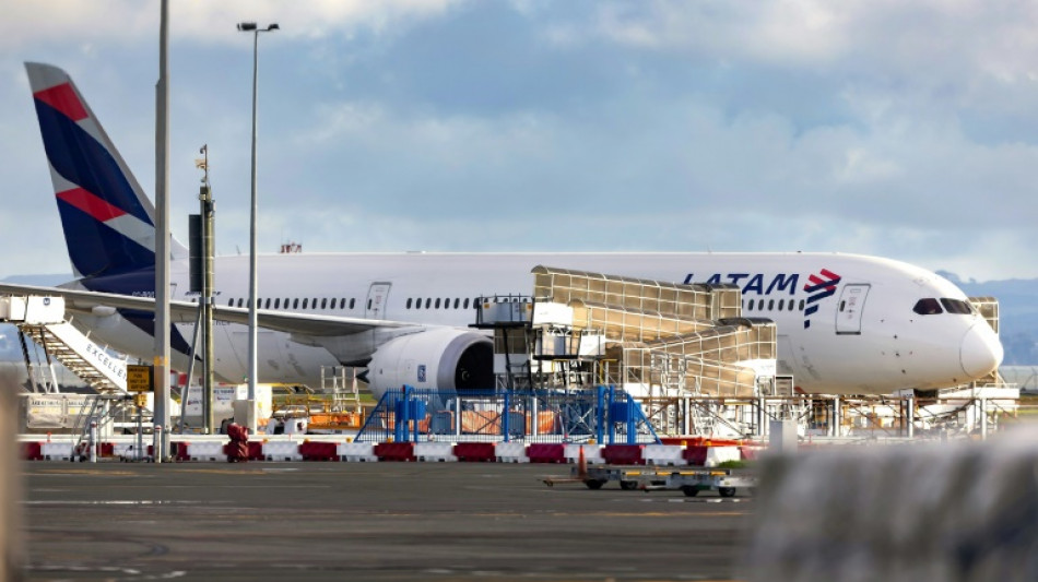 Incidente em voo da Latam: Boeing lembra cias a&eacute;reas de inspecionar bot&otilde;es 