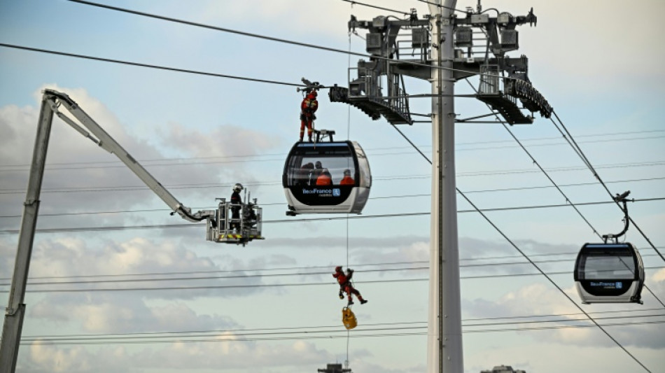 Sur le premier t&eacute;l&eacute;ph&eacute;rique d'&Icirc;le-de-France, exercice d'&eacute;vacuation grandeur nature