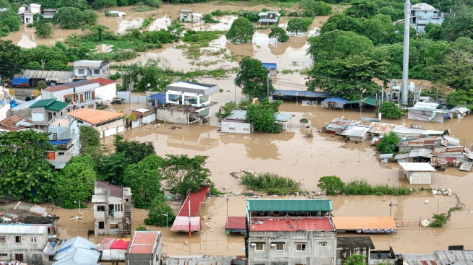Philipines: au moins 5 morts apr&egrave;s le passage du "super typhon" Fung-wong, en route vers Ta&iuml;wan