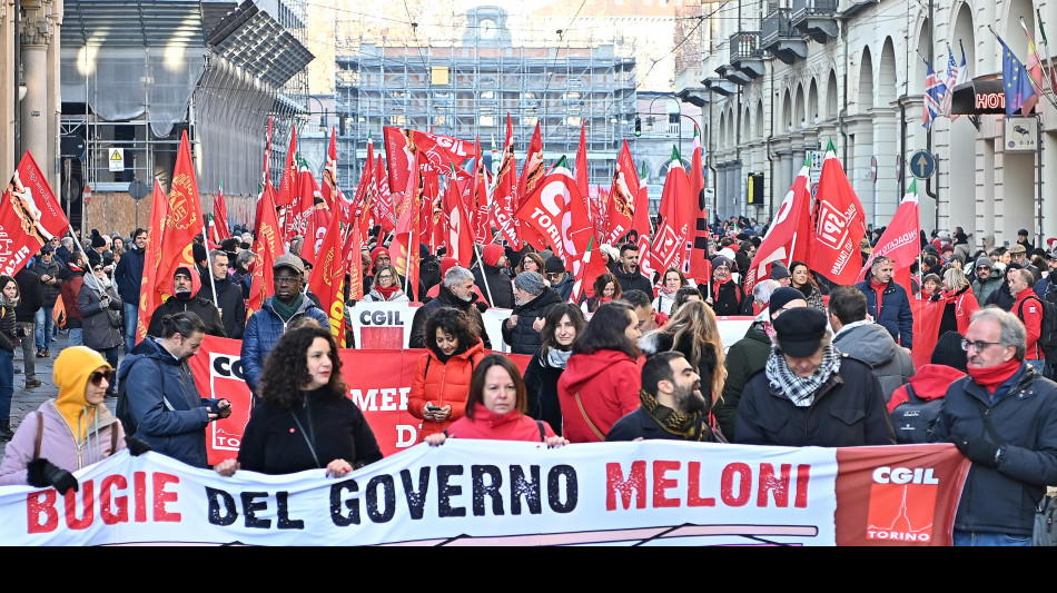 Cgil, adesione allo sciopero al 68%, mezzo milione in piazza