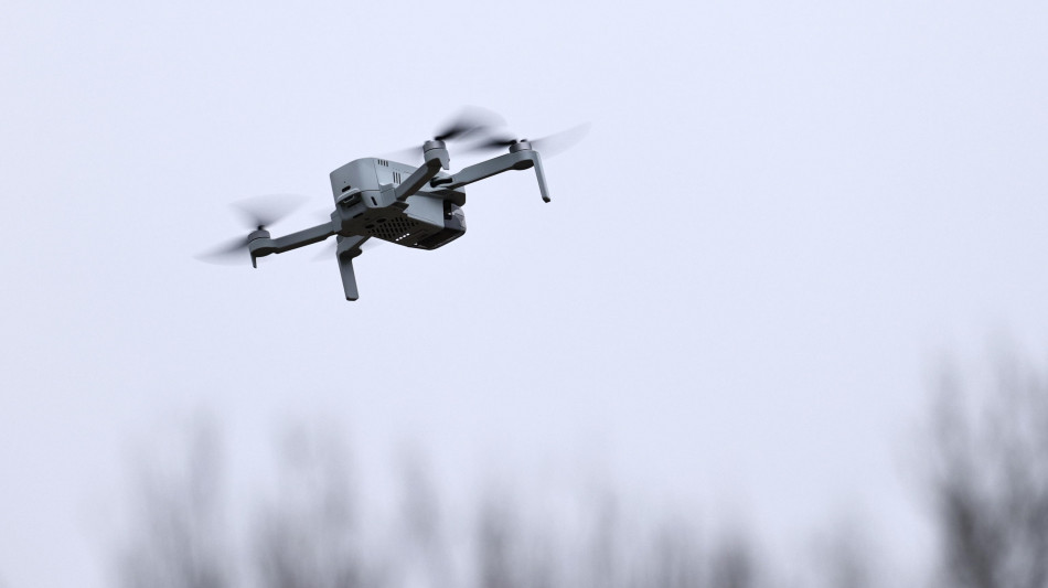 Media, '90 droni ucraini abbattuti durante la notte su diverse regioni russe'