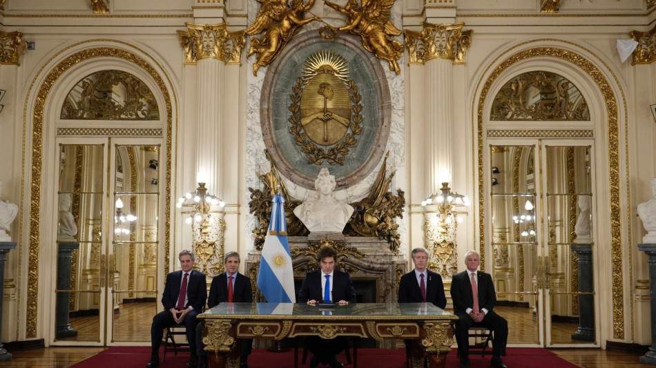 Milei dichiara guerra al Parlamento e ai bilanci in deficit