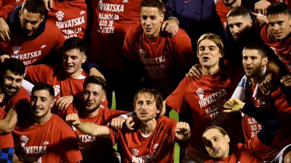 Croacia logra el &uacute;ltimo billete directo para Eurocopa, Alemania no levanta cabeza