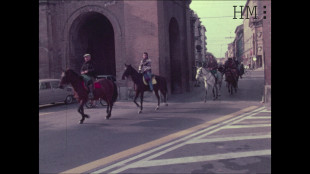 L'Italia senza benzina, in bici e a cavallo, nei film di famiglia l'austerity anni '70
