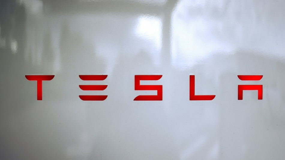 Tesla d&eacute;passe les attentes au premier trimestre, l'action en hausse