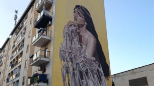 A Palermo compare un murales dedicato alla cantante catalana Rosalia