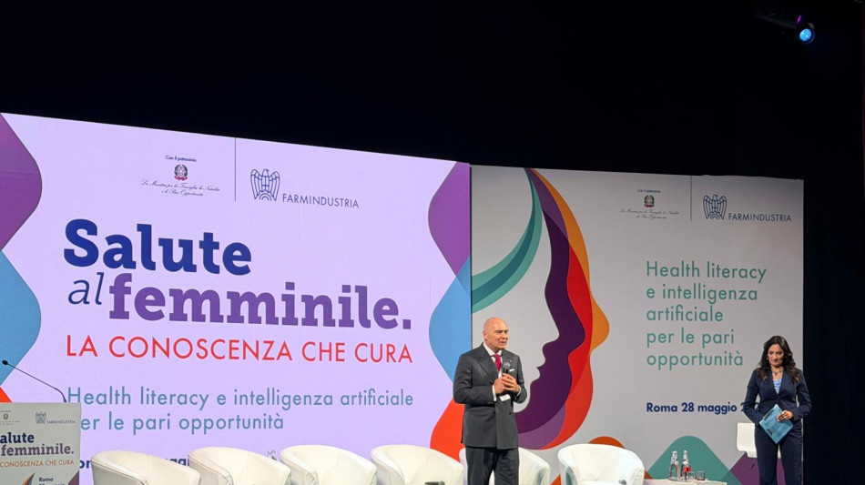IA e salute, il 92% delle donne vuole verificare le informazioni con il medico
