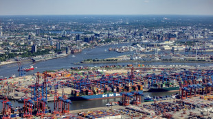 Ein Toter und zwei Schwerverletzte bei Kollision von Bus und Rangierlok in Hamburg