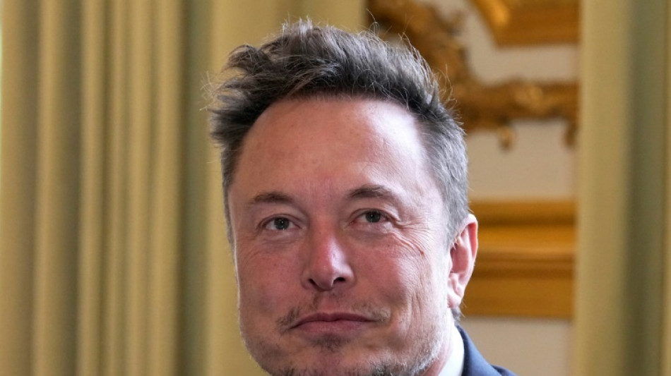 Elon Musk fala sobre ve&iacute;culos de nova gera&ccedil;&atilde;o com ministro da Ind&uacute;stria da China