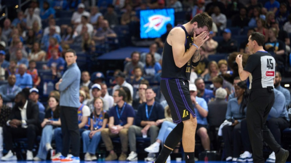 NBA: angoisse chez les Lakers, Doncic bless&eacute; &agrave; deux semaines des play-offs
