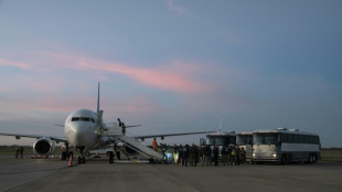 Tr&ecirc;s dos migrantes deportados dos EUA est&atilde;o detidos na Venezuela