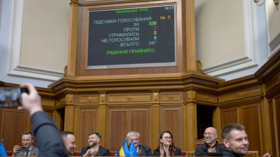 Parlamento de Ucrania ratifica acuerdo "histórico" con EEUU sobre los minerales